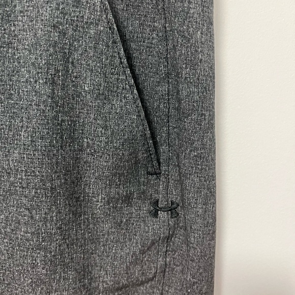 Like brand new Under Armor men’s loose shorts - Picture 4 of 6